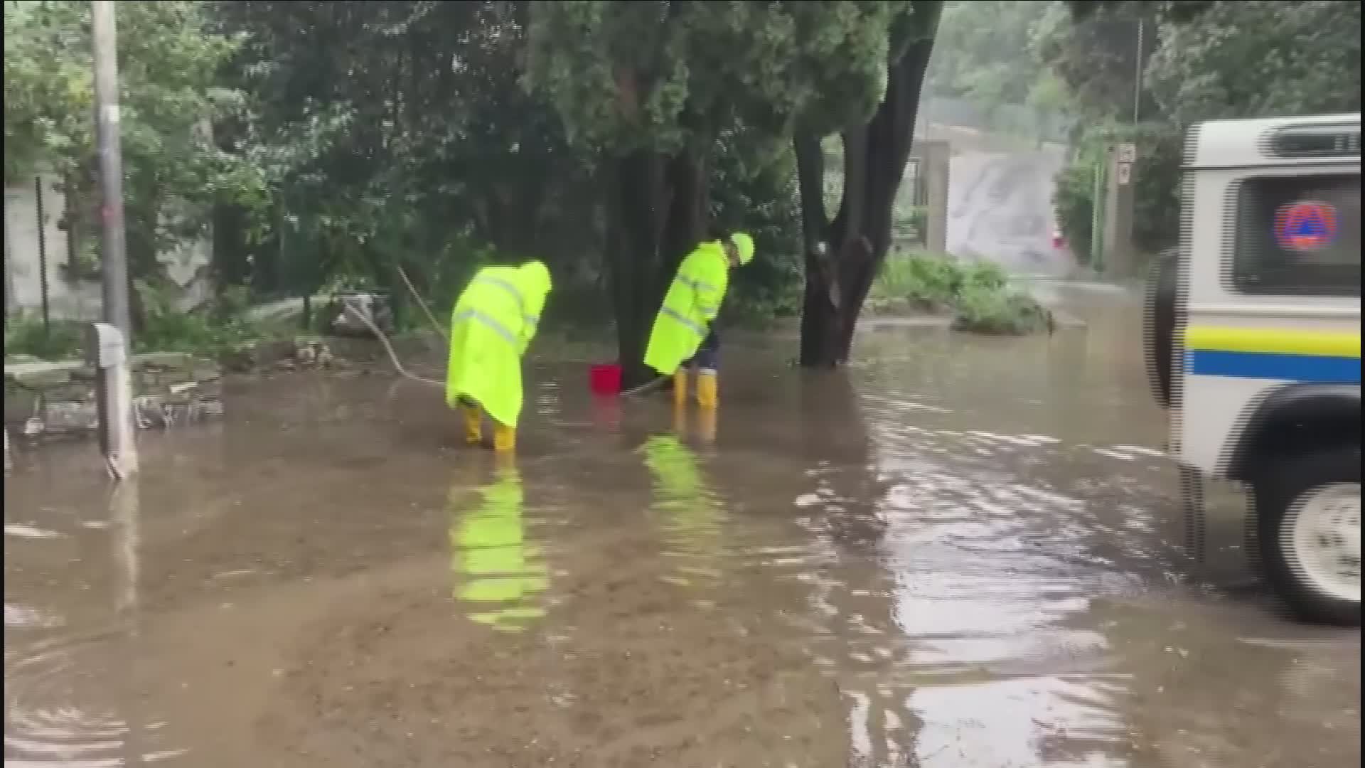 Maltempo, allerta arancione: esonda Bormida giunta a 7 m a Piana Crixia, allagamenti e persone salvate dalle auto, chiusa SS Savona-Torino
