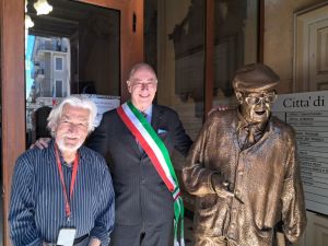 Alassio celebra Sandro Pertini: una statua per il Presidente partigiano