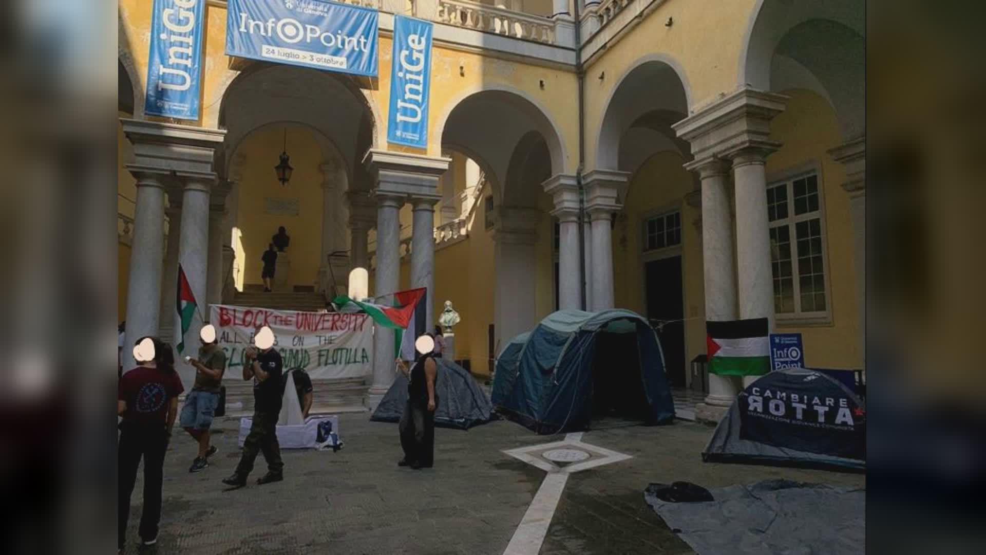 UniGe, continua l'occupazione del rettorato: lucchetti alle porte delle aule. Insorge il centrodestra: "Basta violenza e ambiguità"