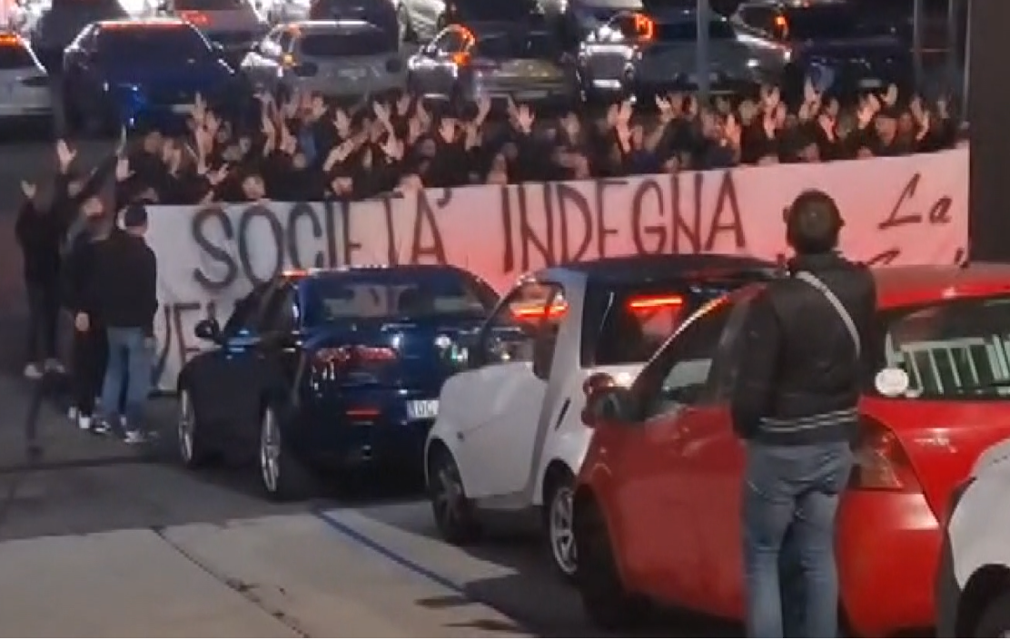 Sampdoria, la rabbia dei tifosi: corteo di protesta a Genova Campi