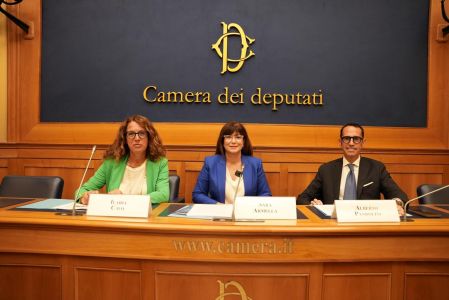 Commercio internazionale tra dazi e sfide globali: presentata alla Camera la terza edizione del Forum di Milano