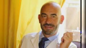 Gridò "assassino" a Bassetti, assolto. Il professore: "Probabilmente il giudice ne condivide le idee"