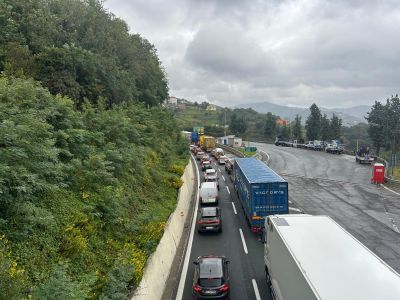 Autostrade: corsia unica e traffico portuale, A7 nord in tilt tra Bolzaneto e Busalla