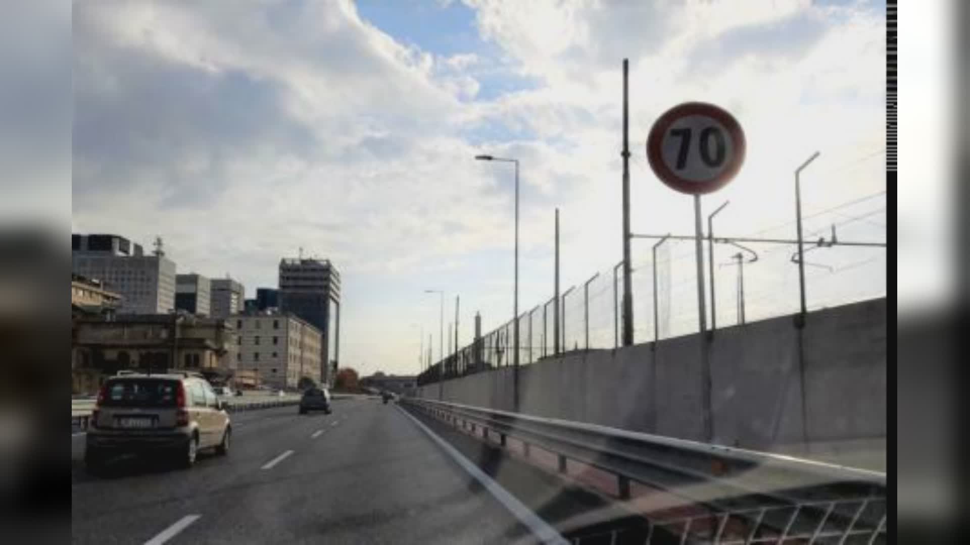 Scontro all’alba in lungomare Canepa: coinvolti scooter e auto, due feriti