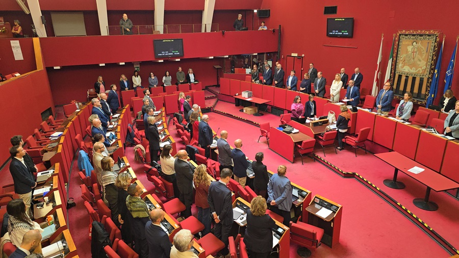 7 ottobre, a Genova minuto di silenzio - senza polemica - in consiglio comunale: "Non esiste pace senza giustizia"