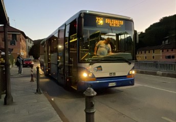 Amt, la rivolta dei sindaci: "Bus rotti ogni giorno e studenti a piedi, situazione insostenibile" 