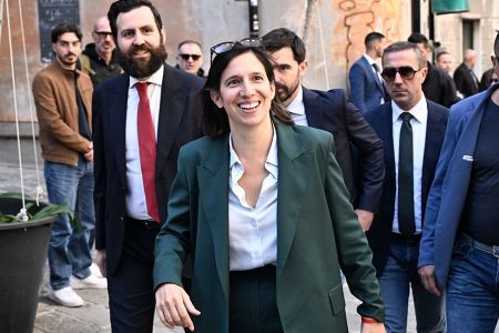 Elly Schlein a Genova risponde alla premier Meloni: "Abbassi i toni". Incontro con la sindaca Salis e Music for Peace