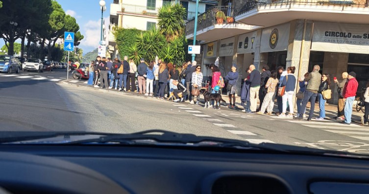 Virtus Entella - Sampdoria: caccia agli ultimi biglietti, tifosi in coda dalle 5,40 del mattino