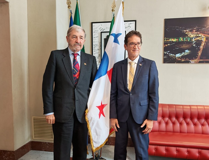 Il presidente Bucci incontra il console di Panama: focus su Blue Economy e traffici portuali