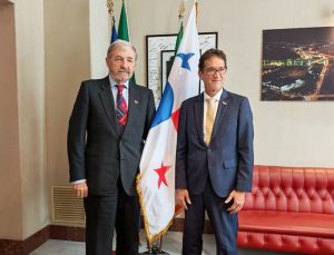 Il presidente Bucci incontra il console di Panama: focus su Blue Economy e traffici portuali