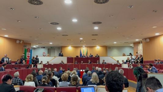 Liguria, Consiglio Regionale celebra ventennale del secondo Statuto. Polemica Balleari-Natale sul numero dei consiglieri
