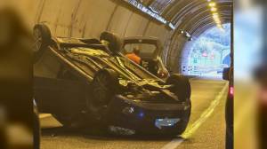 Autostrade, auto si cappotta in galleria tra Pegli e Pra': code in direzione Savona