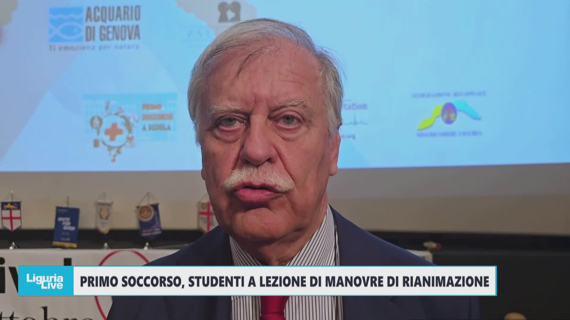 Primo soccorso, studenti a lezione di manovre di rianimazione