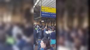 V.Entella-Sampdoria: folla di tifosi blucerchiati a Brignole in attesa del treno per Chiavari (VIDEO)