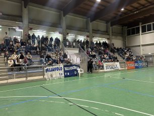 Busalla, al palazzetto c'è la partita dell'automedica: "Ora tocca alla Regione, serve un segnale"