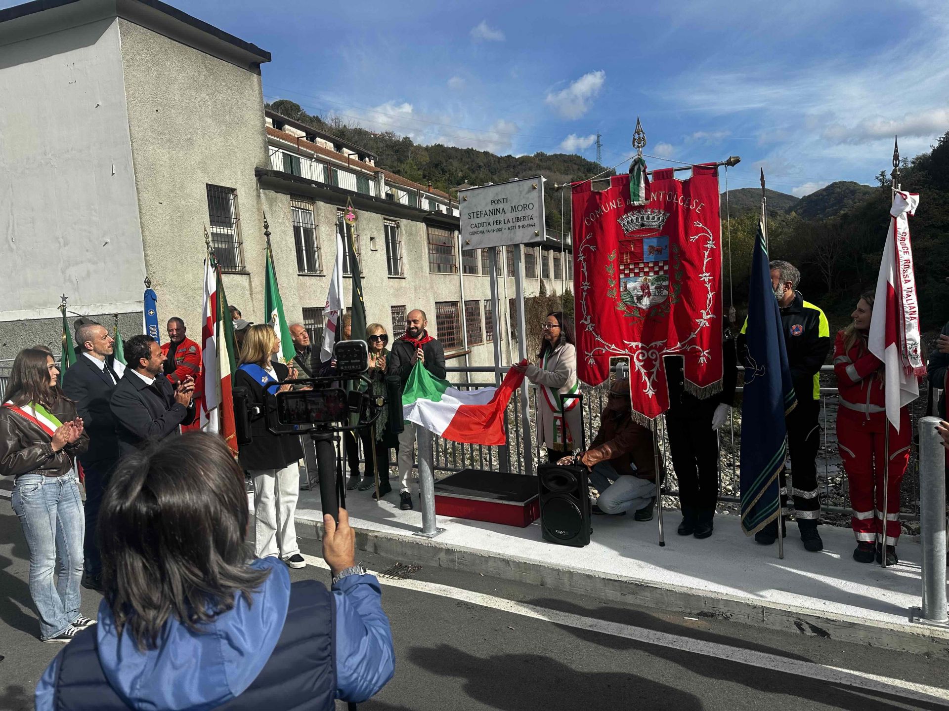 Doppia inaugurazione, piazza Matteotti a Montoggio e ponte Stefanina Moro a Sant'Olcese