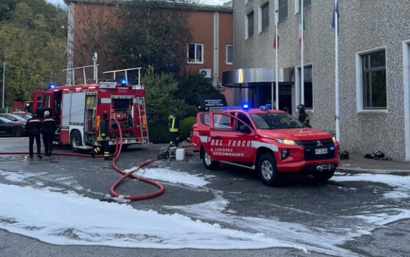 Campomorone, incendio alla Parodi Nutra: “Danni gravi, ma ripartiremo in 20 giorni”