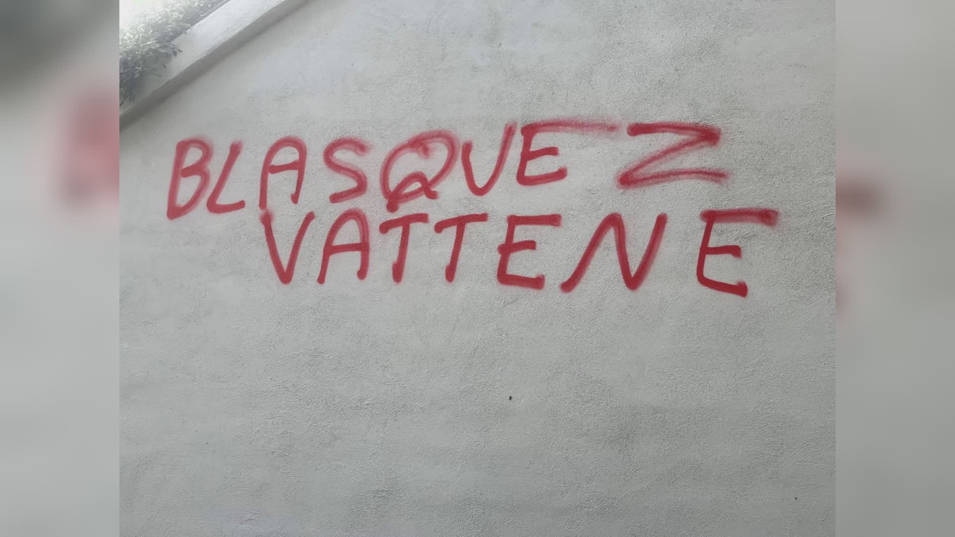 Genoa, assemblea azionisti: revocato Zangrillo 'per giusta causa', passivo di esercizio a 33,3 milioni, debiti scesi a 129. Scritta contro Blazquez