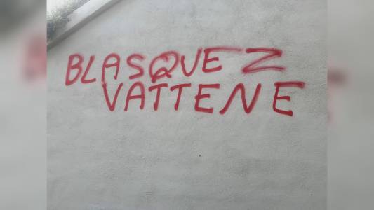 Genoa, assemblea azionisti: revocato Zangrillo 'per giusta causa', passivo di esercizio a 33,3 milioni, debiti scesi a 129. Scritta contro Blazquez