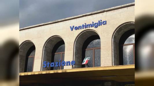 Ventimiglia, licenziato perché malato: si toglie la vita magazziniere 40enne