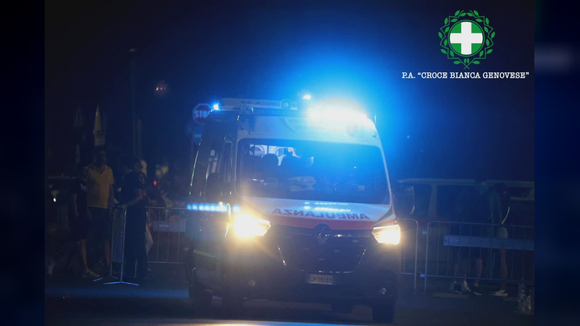 Notte di Halloween alcolica a Genova: otto soccorsi, una ragazza in codice rosso dopo una caduta