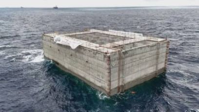 Diga di Genova: partito da Vado il primo colosso di cemento, lungo 66 metri e alto 33, come un palazzo di 11 piani