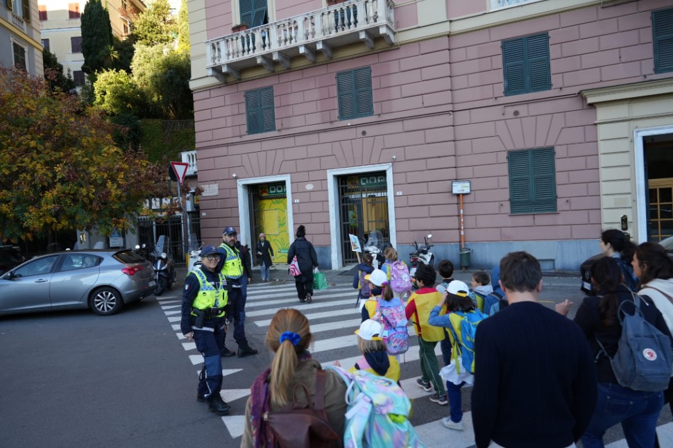 Riparte il Pedibus alla scuola Mazzini di Castelletto: a piedi verso una Genova più sostenibile