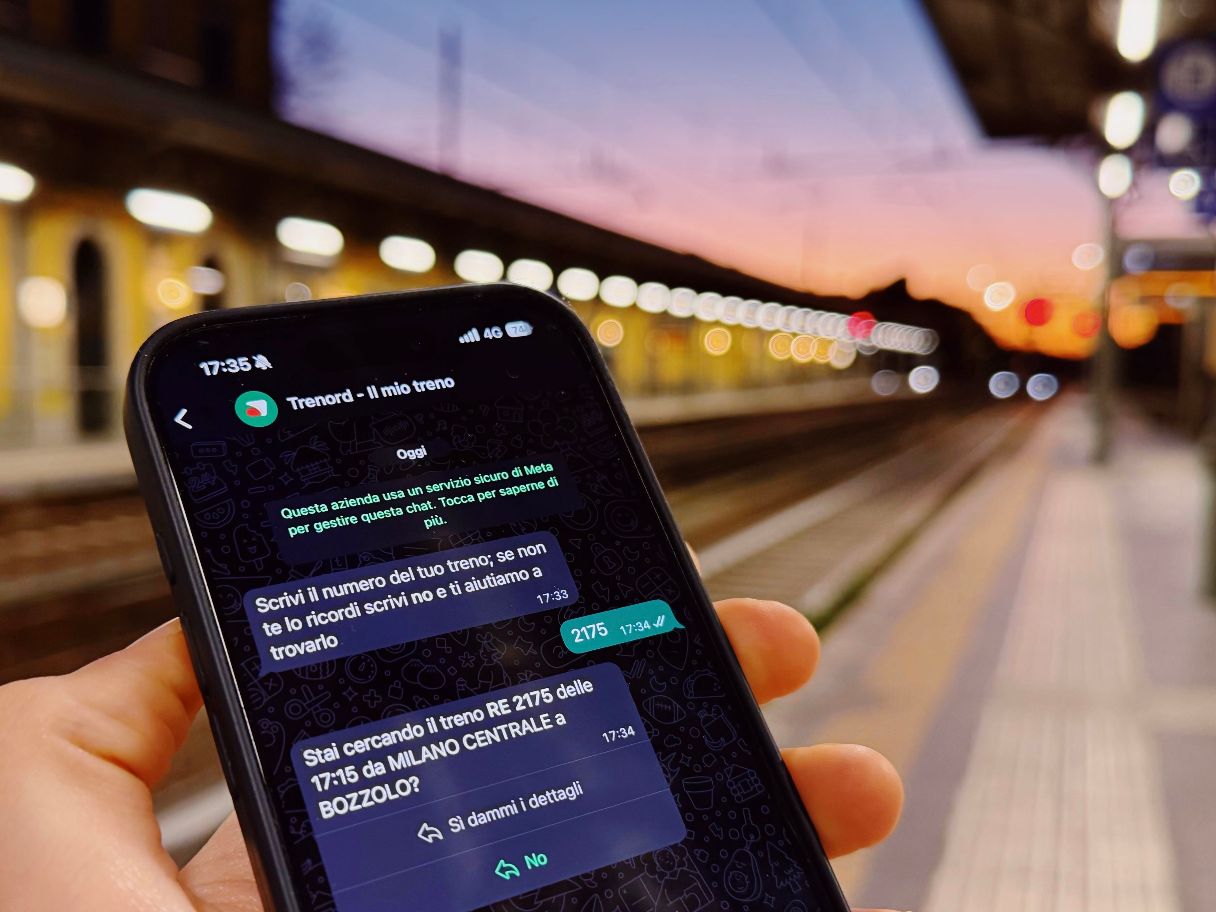 Trenord viaggia su WhatsApp: nasce “Il mio treno”, il servizio di infomobilità in chat