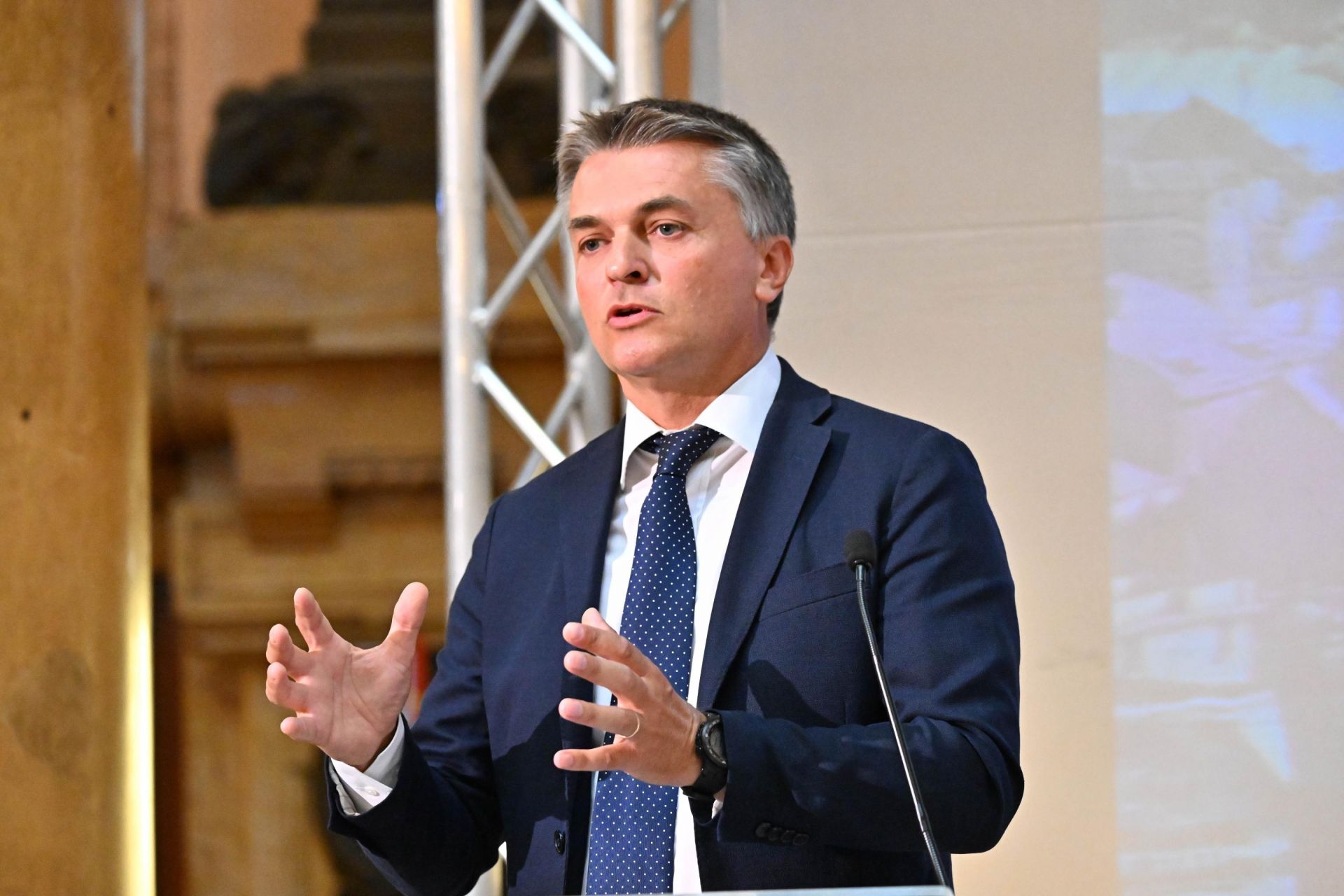 Il viceministro Rixi al Cairo per TransMEA 2025: obiettivo consolidare la cooperazione con l’Egitto su portualità e logistica