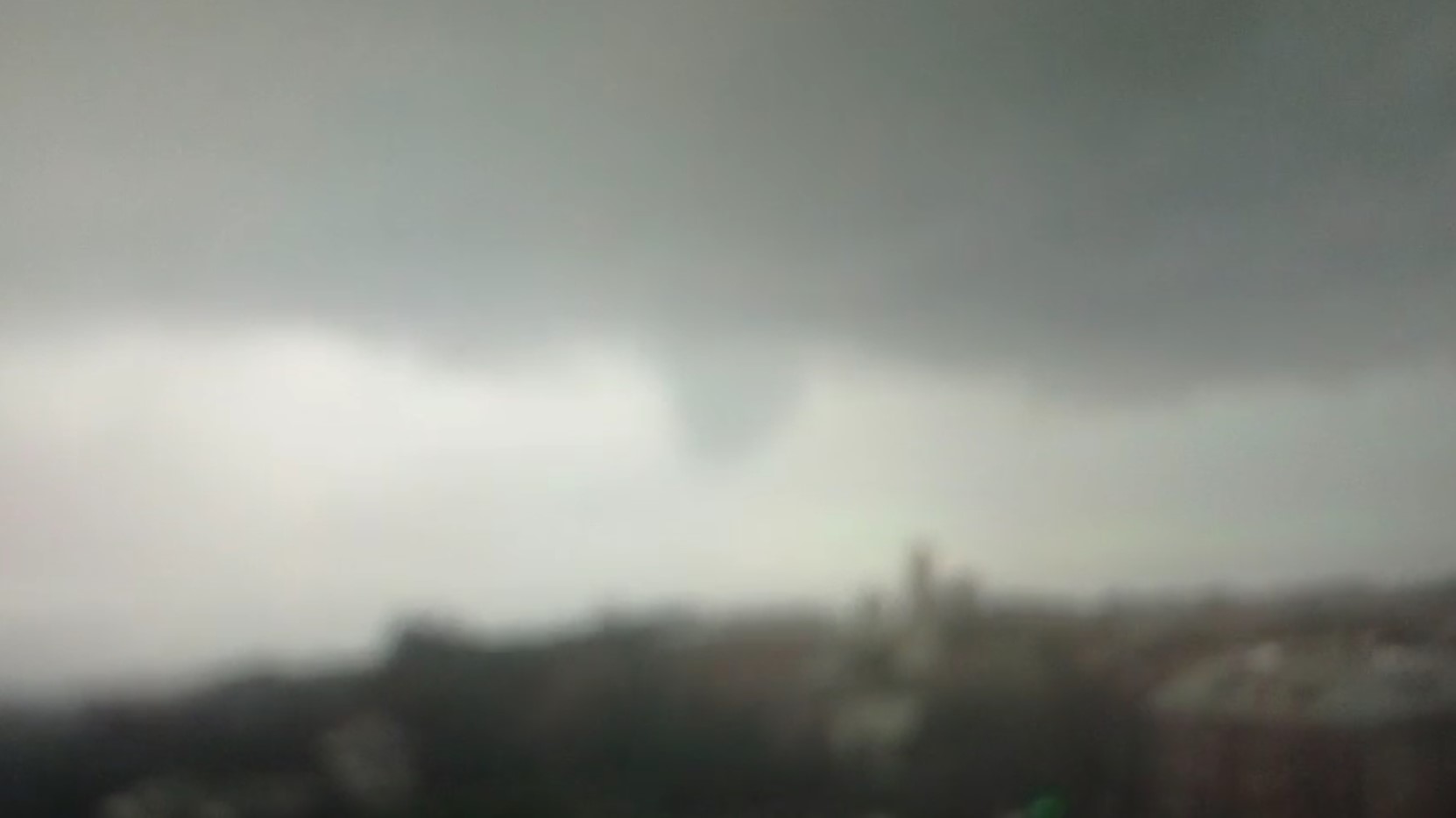 Maltempo, Genova: tromba d'aria al largo di Quarto (VIDEO)