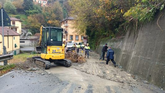 Ceranesi: chiusa la strada Lencisa - San Carlo, a Geo un rio sfonda box e abitazione