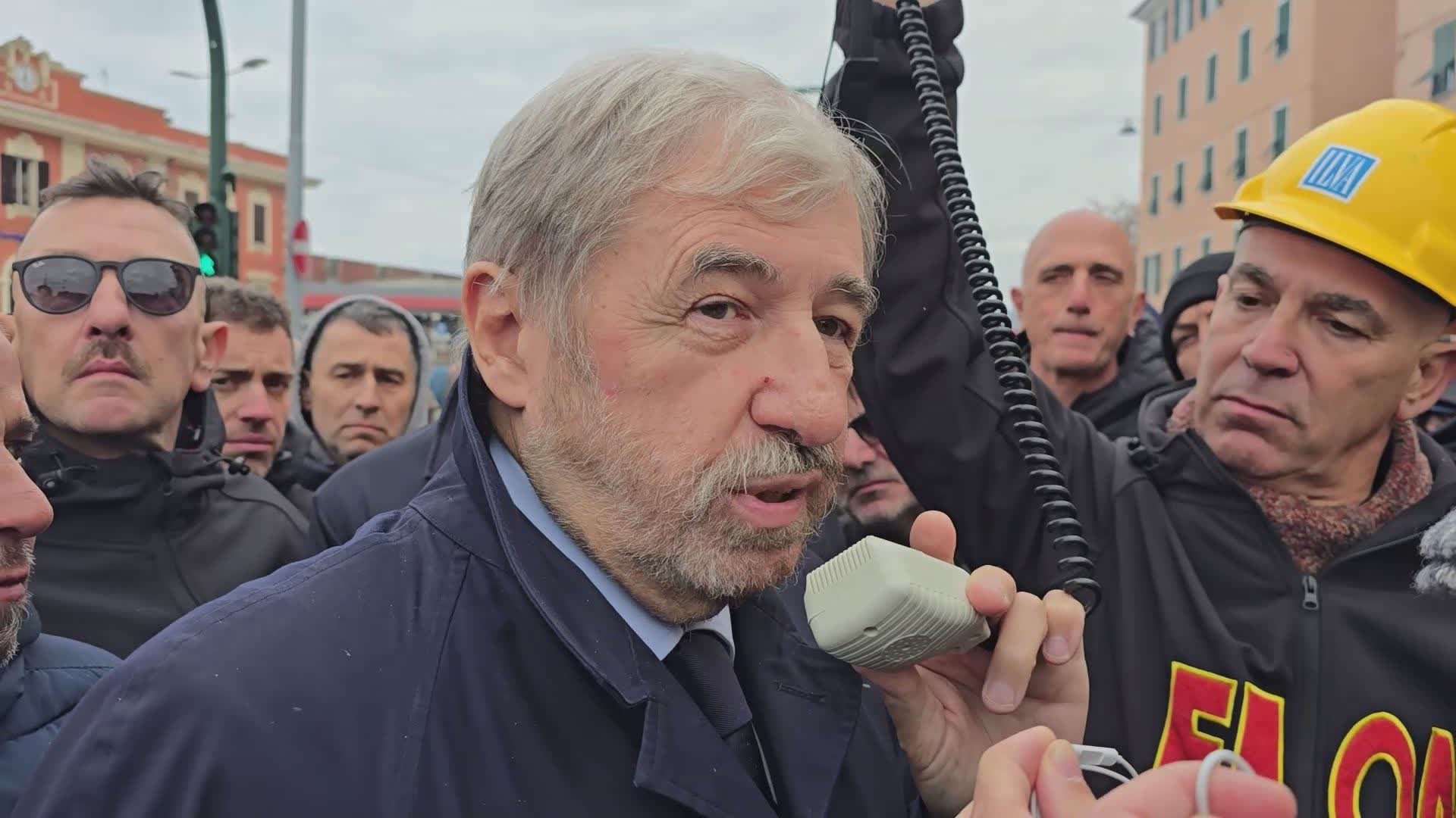 Ex Ilva, Bucci incontra i lavoratori: "Fabbrica rimane aperta, ne ha bisogno il mercato"