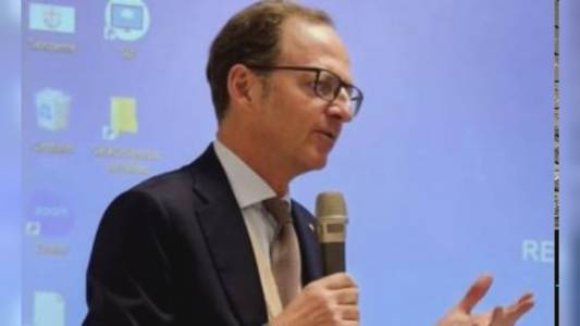 Firma pre intesa contratto dirigenti medici e sanitari, Nicolò: "Riconosciuto valore professione"