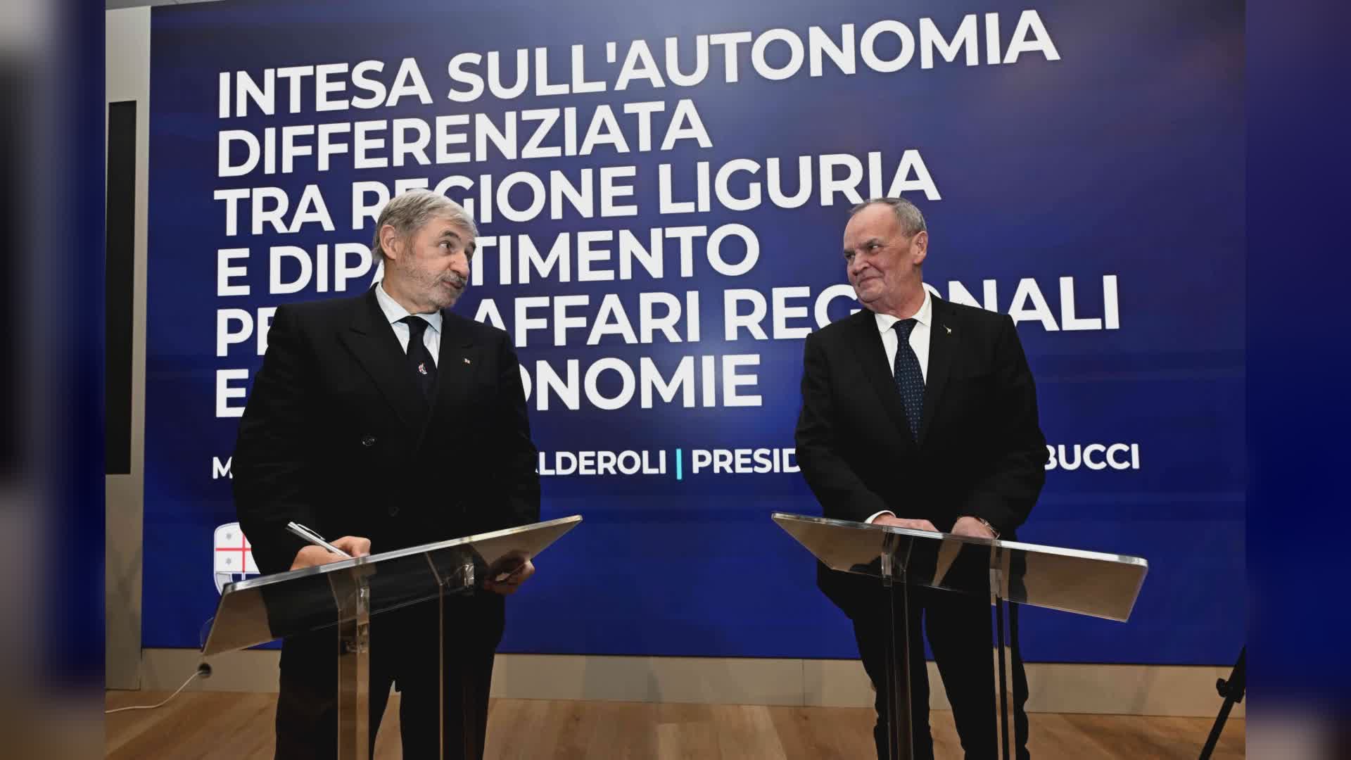 Liguria: Calderoli e Bucci firmano pre-intesa su autonomia. Soddisfazione del centrodestra, critiche dall'opposizione