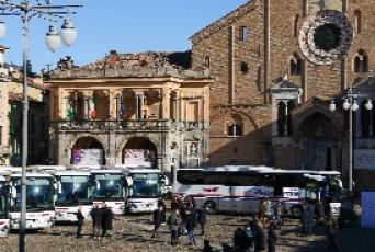 S.T.A.R. presenta 20 nuovi bus Mercedes da destinare a noleggio e tratte aeroportuali