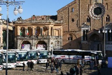 S.T.A.R. presenta 20 nuovi bus Mercedes da destinare a noleggio e tratte aeroportuali