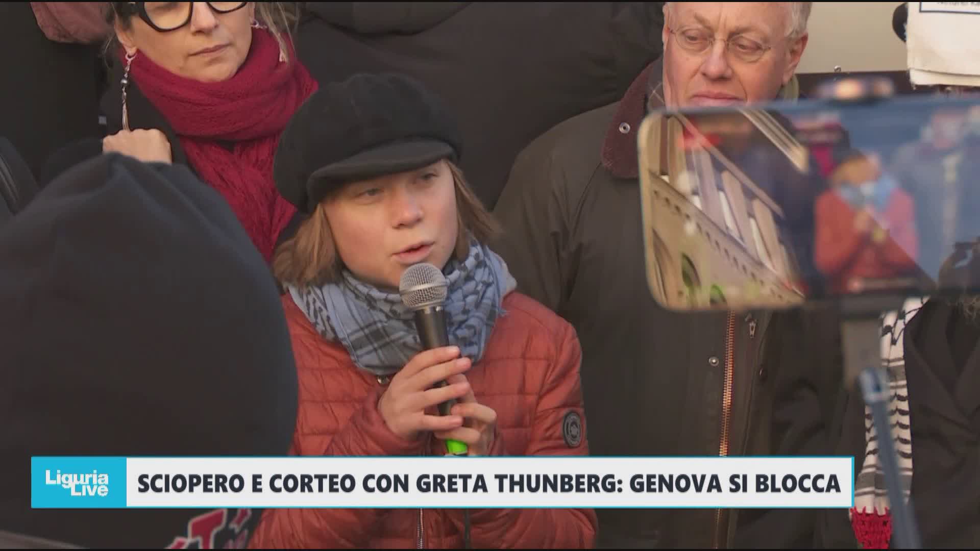 Greta Thunberg: "Grazie Genova, i portuali mi hanno commosso, tutti insieme continuiamo la lotta"