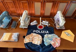 Genova, scoperto nel centro storico laboratorio clandestino di marchi contraffatti