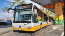 Evasione sui bus, Assoutenti: "A Genova ogni giorno 34 mila passeggeri senza biglietto: recuperabili fino a 12 milioni l’anno”