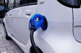 Bologna: sempre meno auto inquinanti. +26% ibride ed elettriche in città e +28% a livello metropolitano