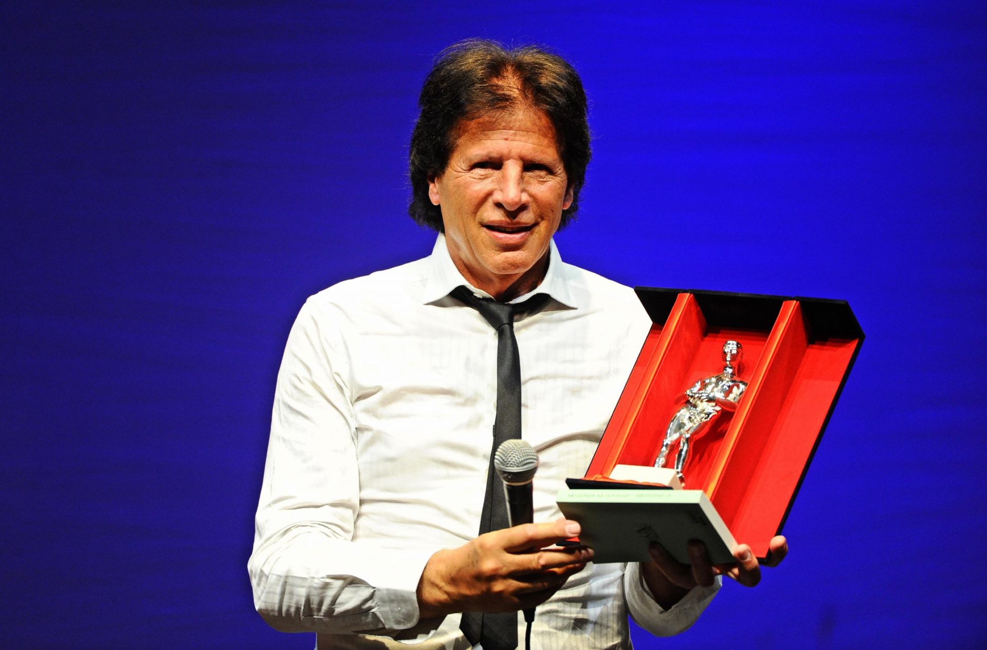 Addio a Sandro Giacobbe, la voce gentile che ha scandito mezzo secolo di canzone italiana