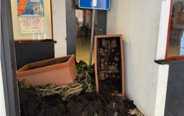 Chiavari: vandalizzata Sala Gramsci, sede del Pd. La condanna della politica e delle istituzioni