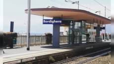 Bordighera, gazebo di Forza Italia montato da operai comunali: il sindaco revoca le deleghe all’assessore Baldassarre