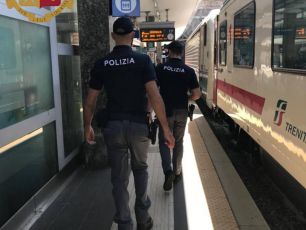 Genova, proseguono i controlli straordinari della Polizia di Stato nel medio-ponente cittadino