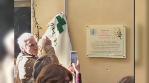 Genova: una targa in memoria di Flavio Gaggero, il dentista dei vip e degli ultimi, inaugurata alla Croce Verde di Pegli