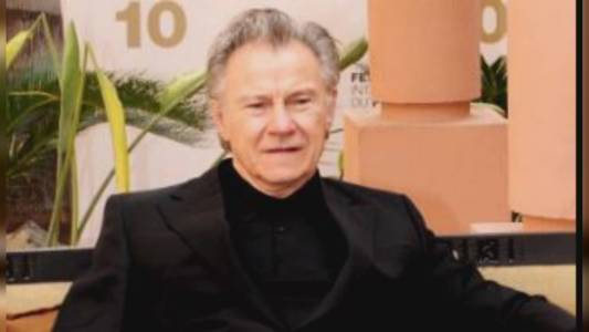 Bucci come Mr. Wolf di 'Pulp Fiction'? Il paragone dem in aula fa insorgere Piana: "Offesa alle istituzioni"