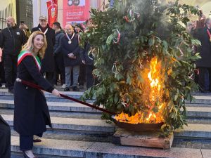 Confeugo: in piazza De Ferrari l’incontro tra la sindaca Salis e Franco Bampi di “A Compagna”