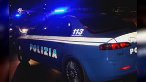Inseguimento notturno della polizia finisce in un frontale: tre feriti a Sampierdarena