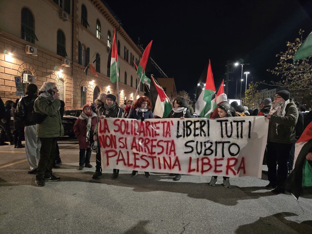 Hannoun: sit-in davanti al carcere per il palestinese sospettato di finanziare Hamas. Martedì interrogatorio di garanzia