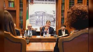 Fondi a Hamas, capo della polizia Pisani in visita a Genova elogia gli investigatori